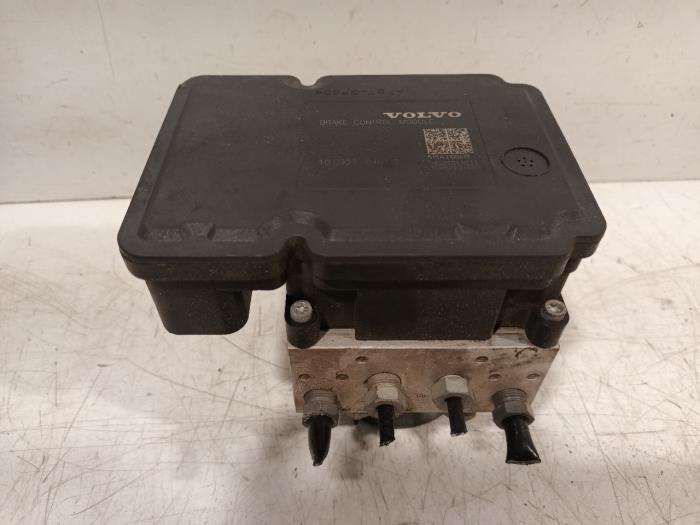 Used ABS pump Volvo V60 Price € 110,00 Margin scheme offered by Van der Ven Autorecycling B.V.