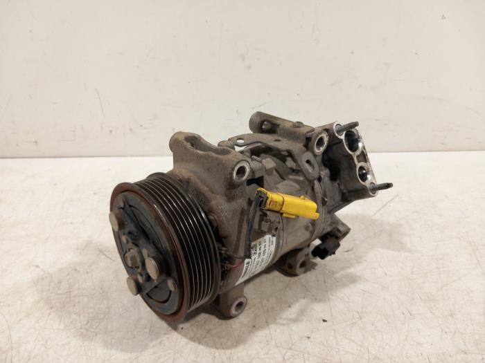 Usagé Pompe clim Opel Astra Prix € 150,00 Règlement à la marge proposé par Van der Ven Autorecycling B.V.