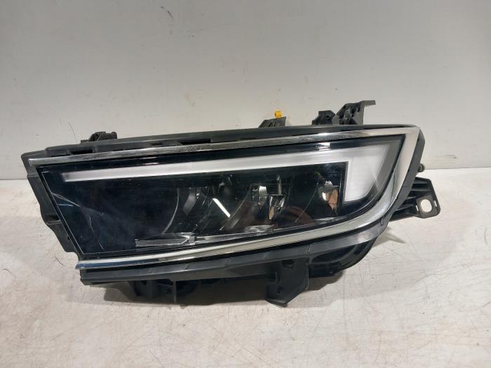 Używane Reflektor lewy Opel Astra Cena € 524,99 Procedura marży oferowane przez Van der Ven Autorecycling B.V.