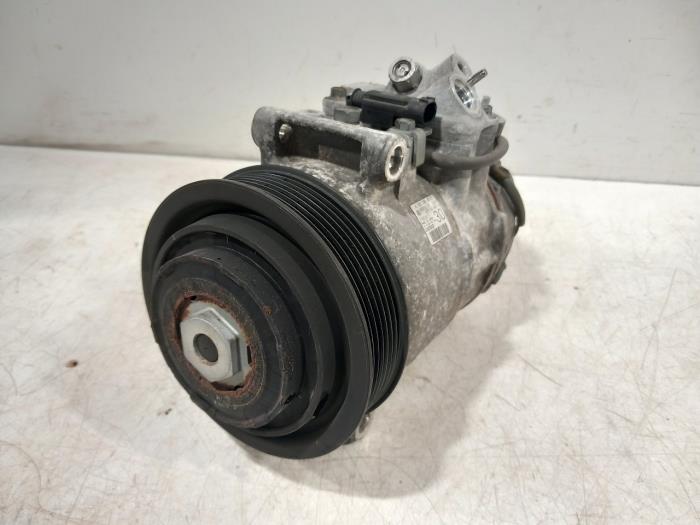 Gebrauchte Klimapumpe Mercedes C-Klasse Preis € 75,00 Margenregelung angeboten von Van der Ven Autorecycling B.V.