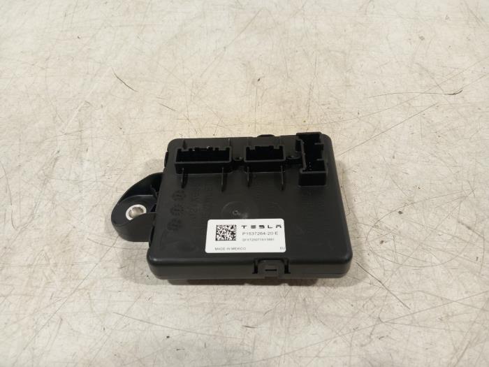 Used Engine management computer Tesla Model Y Price € 130,00 Margin scheme offered by Van der Ven Autorecycling B.V.
