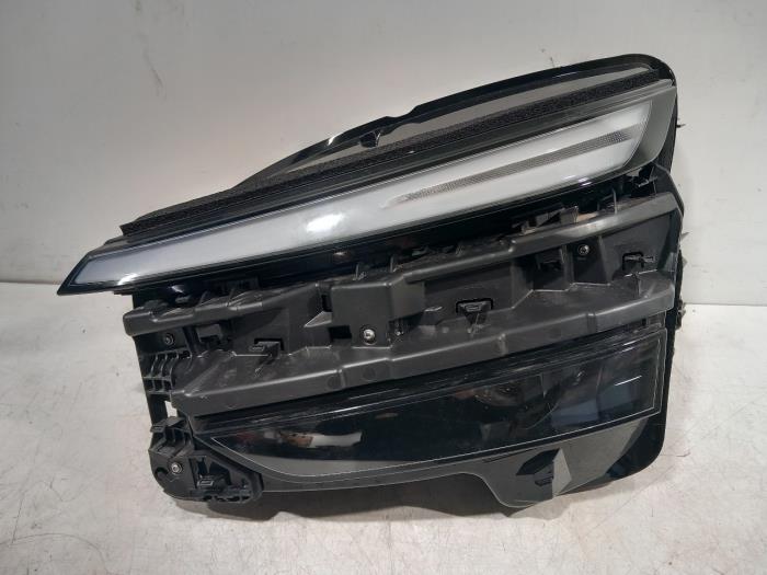 Używane Reflektor lewy Tesla Model Y Cena € 894,99 Procedura marży oferowane przez Van der Ven Autorecycling B.V.