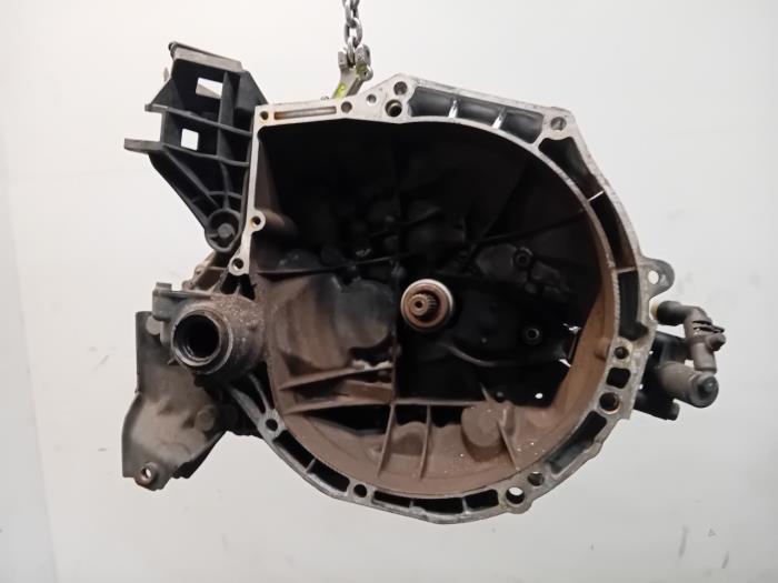 Gebrauchte Getriebe Peugeot 208 Preis € 125,00 Margenregelung angeboten von Van der Ven Autorecycling B.V.
