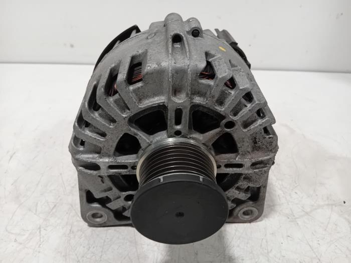 Gebrauchte Dynamo Renault Master Preis € 215,00 Margenregelung angeboten von Van der Ven Autorecycling B.V.