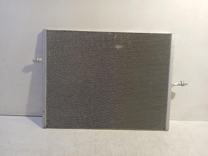 Usagé Radiateur clim Mercedes Sprinter Prix € 149,95 Règlement à la marge proposé par Van der Ven Autorecycling B.V.