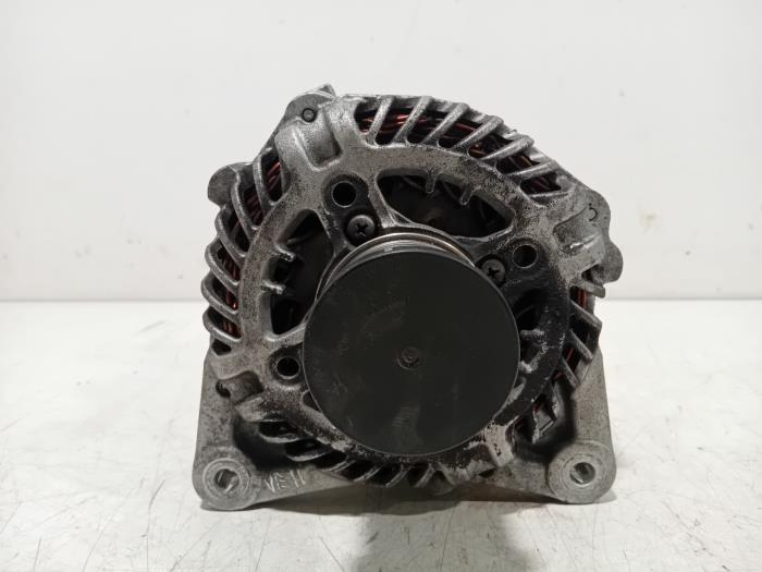 Usagé Dynamo Nissan Micra Prix € 45,00 Règlement à la marge proposé par Van der Ven Autorecycling B.V.