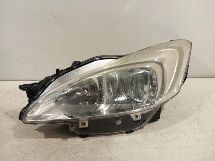 Używane Reflektor lewy Peugeot 508 Cena € 144,99 Procedura marży oferowane przez Van der Ven Autorecycling B.V.
