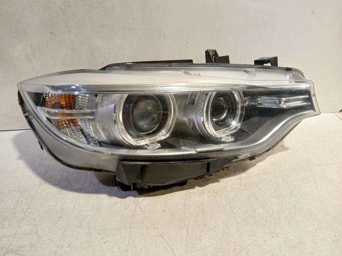 Używane Reflektor prawy BMW 4-Serie Cena € 549,99 Procedura marży oferowane przez Van der Ven Autorecycling B.V.