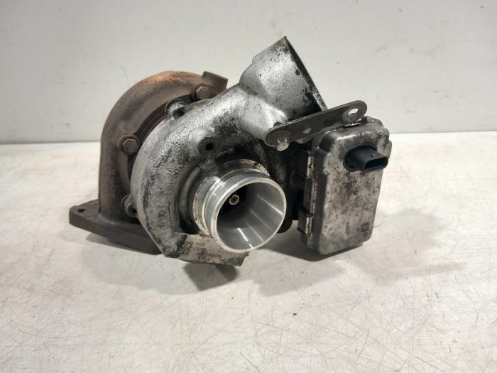 Usagé Turbo Mercedes E-Klasse Prix € 124,99 Règlement à la marge proposé par Van der Ven Autorecycling B.V.