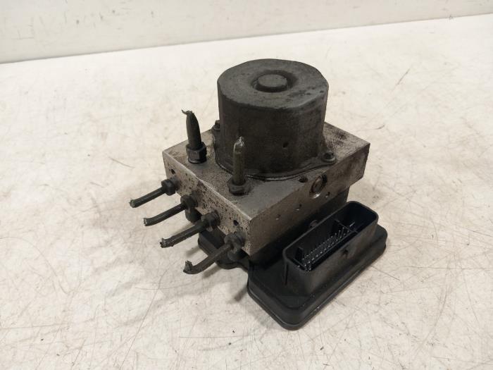 Usagé Bloc ABS Mercedes E-Klasse Prix € 75,00 Règlement à la marge proposé par Van der Ven Autorecycling B.V.