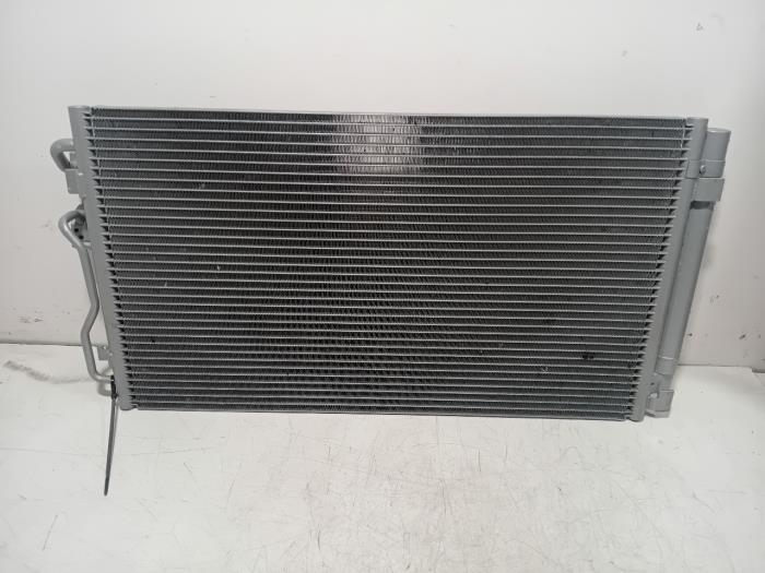 Usagé Radiateur clim BMW 3-Série Prix € 50,00 Règlement à la marge proposé par Van der Ven Autorecycling B.V.