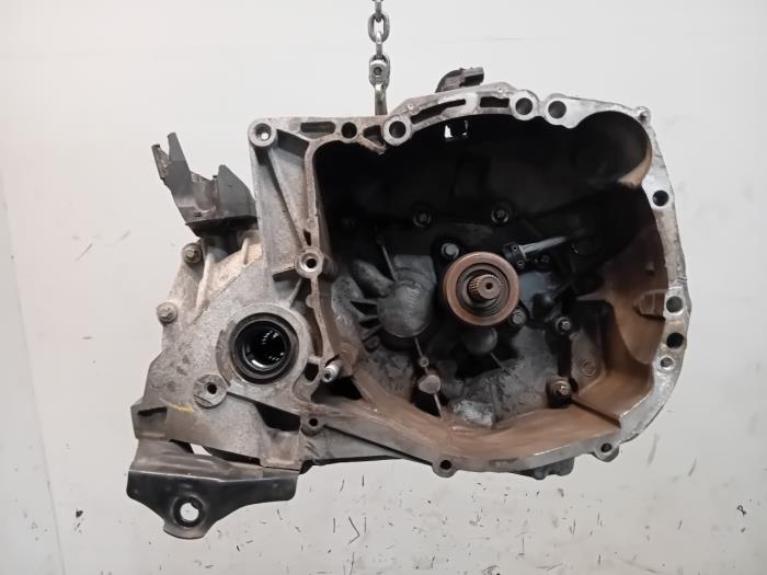 Usagé Boîte de vitesse Renault Clio Prix € 495,00 Règlement à la marge proposé par Van der Ven Autorecycling B.V.
