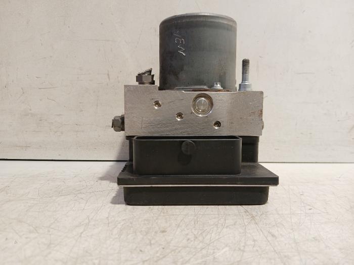 Begagnade ABS-pump Citroen C4 Pris € 99,00 Marginaltabell erbjuds av Van der Ven Autorecycling B.V.
