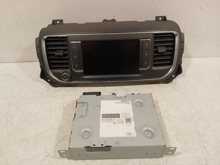 Usagé Kit navigation Peugeot Traveller Prix € 375,00 Règlement à la marge proposé par Van der Ven Autorecycling B.V.