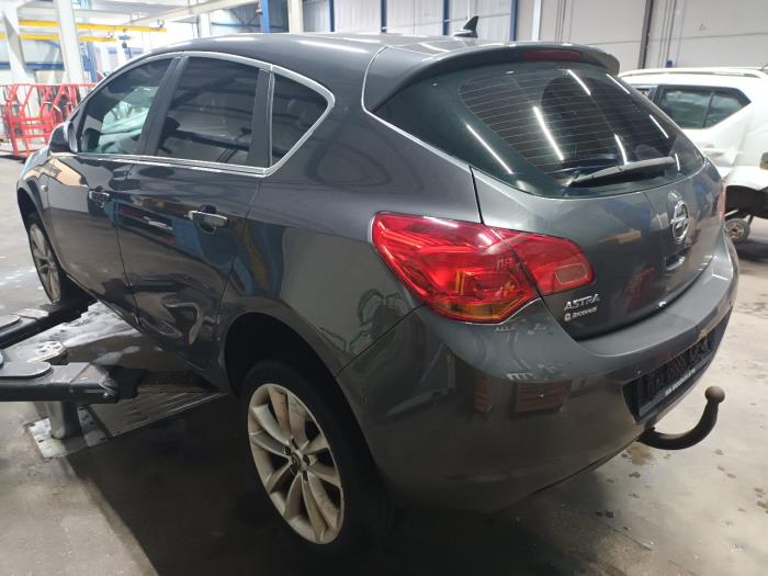 Motor van een Opel Astra 2010