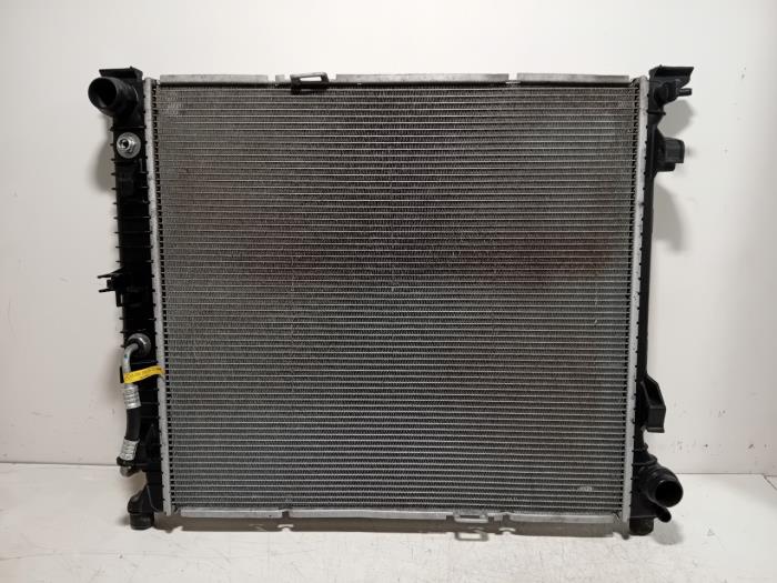 Usagé Radiateur Mercedes GLE Prix € 150,00 Règlement à la marge proposé par Van der Ven Autorecycling B.V.