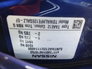 Divers d'un Nissan Note 2016