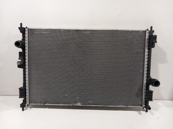 Usagé Radiateur Opel Grandland X Prix € 110,00 Règlement à la marge proposé par Van der Ven Autorecycling B.V.