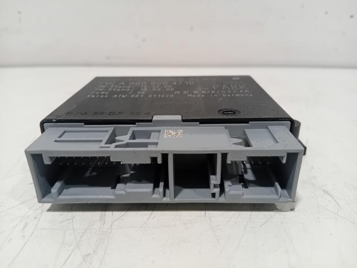 Begagnade PDC-modul Mercedes C-Klasse Pris € 50,00 Marginaltabell erbjuds av Van der Ven Autorecycling B.V.