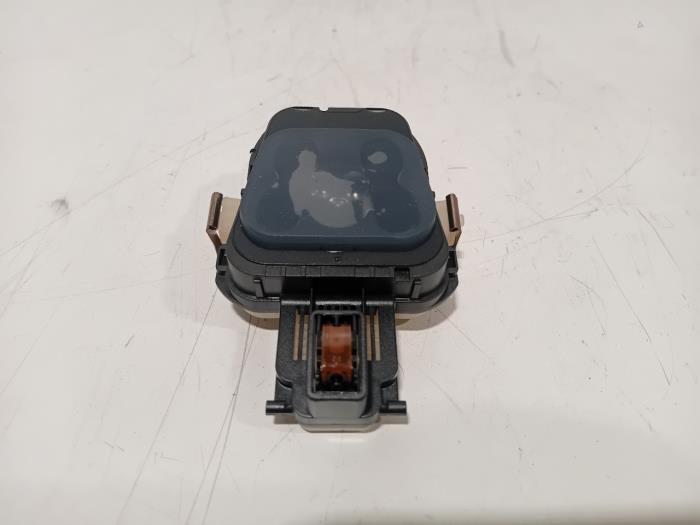 Begagnade Regnsensor Mercedes C-Klasse Pris € 15,00 Marginaltabell erbjuds av Van der Ven Autorecycling B.V.