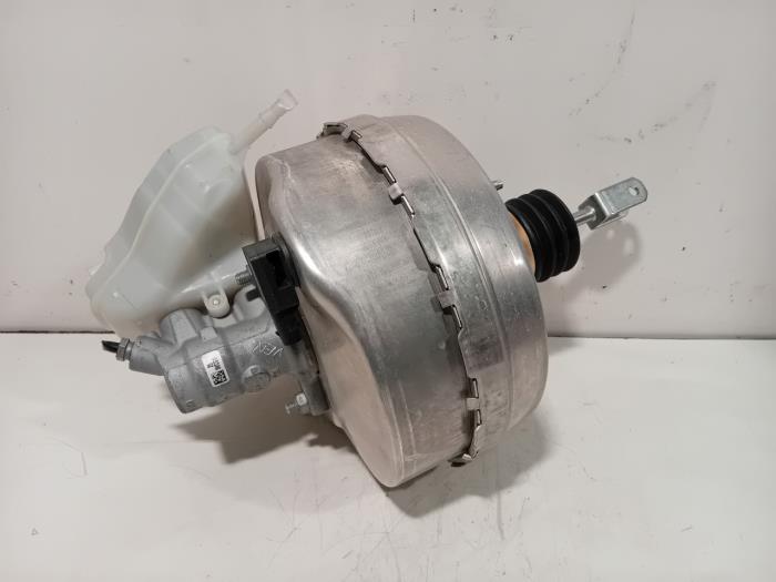 Usagé Servo frein Mercedes C-Klasse Prix € 35,00 Règlement à la marge proposé par Van der Ven Autorecycling B.V.