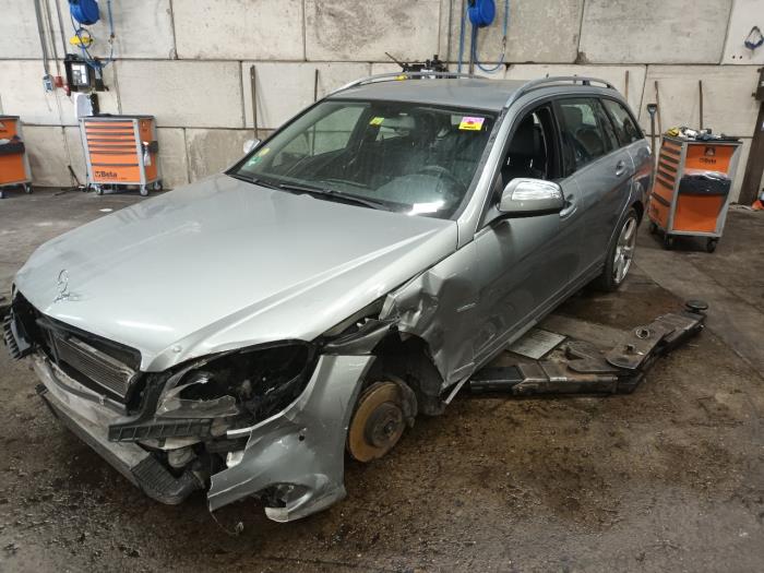 Dynamo van een Mercedes C-Klasse 2008