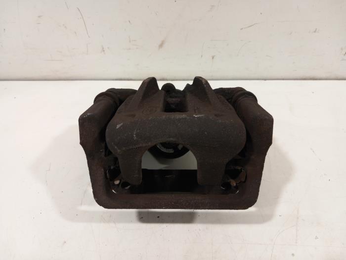 Gebrauchte Bremszange links hinten Landrover Evoque Preis € 80,00 Margenregelung angeboten von Van der Ven Autorecycling B.V.