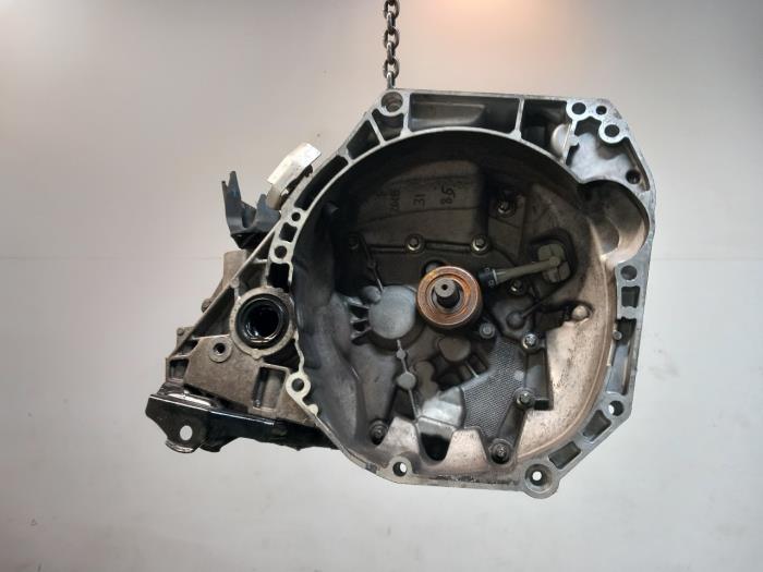 Usagé Boîte de vitesse Renault Clio Prix € 449,99 Règlement à la marge proposé par Van der Ven Autorecycling B.V.