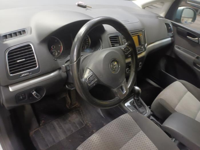 Motor van een Volkswagen Sharan 2011