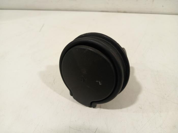 Begagnade Askkopp, fram Ford C-Max Pris € 15,00 Marginaltabell erbjuds av Van der Ven Autorecycling B.V.