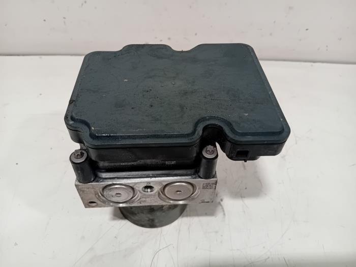 Begagnade ABS-pump Opel Astra Pris € 45,00 Marginaltabell erbjuds av Van der Ven Autorecycling B.V.
