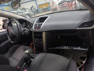 Motor van een Peugeot 207 1980