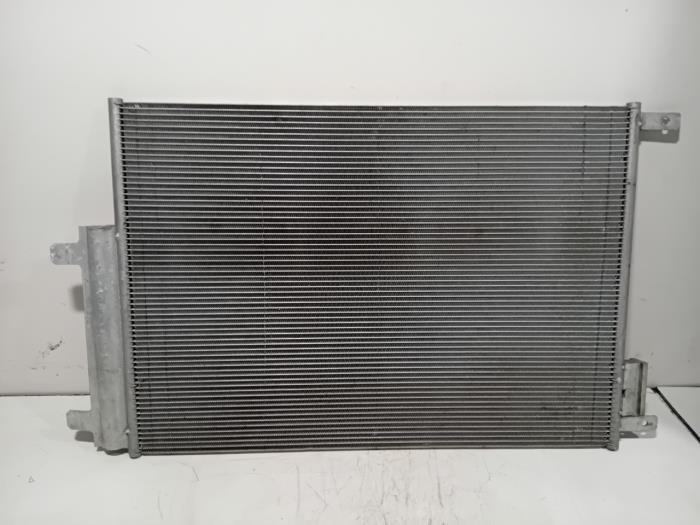 Usagé Radiateur clim Jeep Compass Prix € 165,00 Règlement à la marge proposé par Van der Ven Autorecycling B.V.