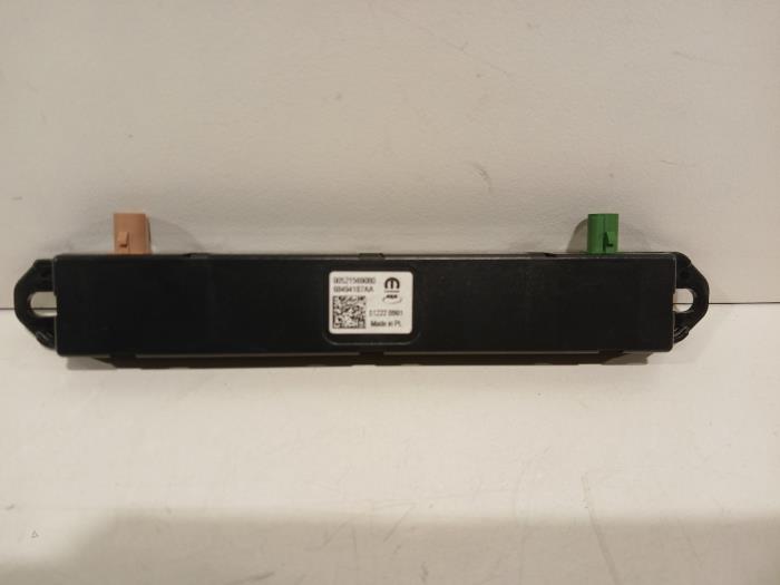 Begagnade Antennförstärkare Jeep Compass Pris € 45,00 Marginaltabell erbjuds av Van der Ven Autorecycling B.V.