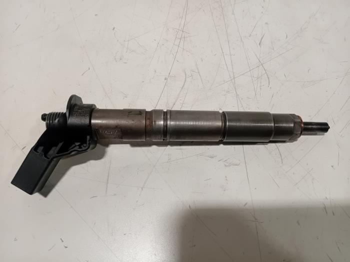 Usagé Injecteurs Mercedes S-Klasse Prix € 30,00 Règlement à la marge proposé par Van der Ven Autorecycling B.V.
