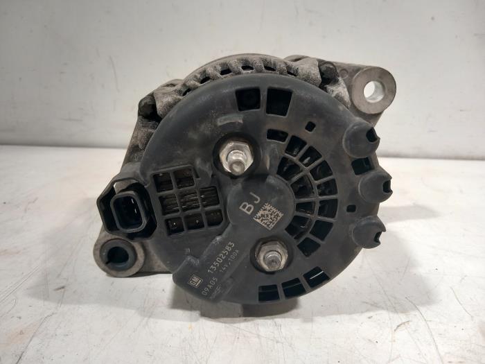 Dynamo van een Opel Insignia 2009