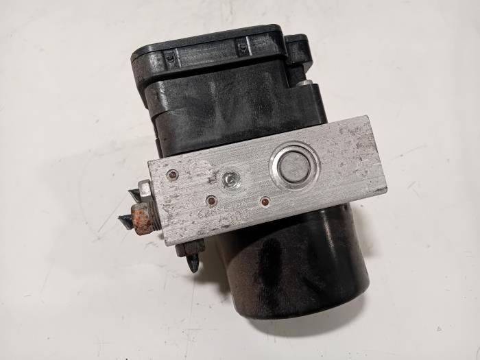 Usagé Pompe ABS Citroen C3 Picasso Prix € 45,00 Règlement à la marge proposé par Van der Ven Autorecycling B.V.