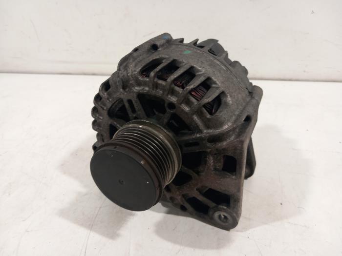 Begagnade Dynamo Renault Clio Pris € 35,00 Marginaltabell erbjuds av Van der Ven Autorecycling B.V.