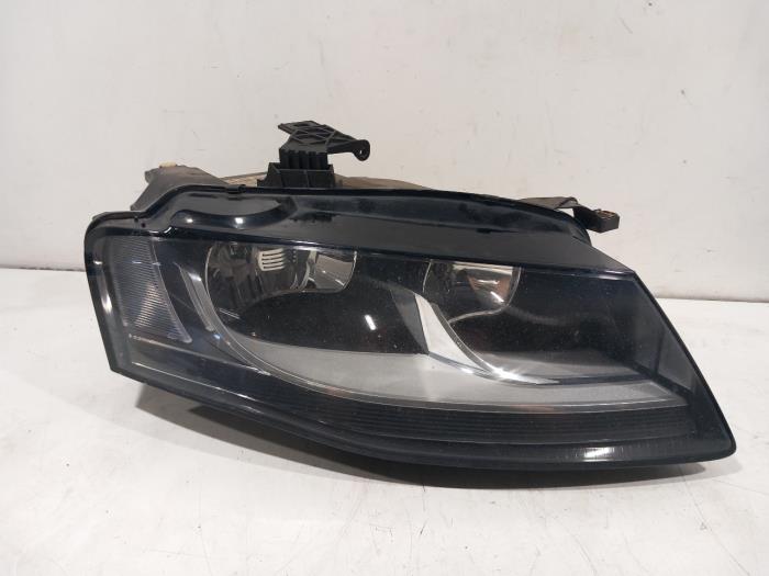 Gebrauchte Scheinwerfer rechts Audi A4 Preis € 149,99 Margenregelung angeboten von Van der Ven Autorecycling B.V.