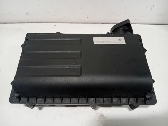Begagnade Luftfilterhus Skoda Rapid Pris € 75,00 Marginaltabell erbjuds av Van der Ven Autorecycling B.V.