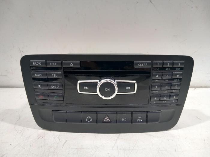Używane System nawigacji Mercedes B-Klasse Cena € 50,00 Procedura marży oferowane przez Van der Ven Autorecycling B.V.