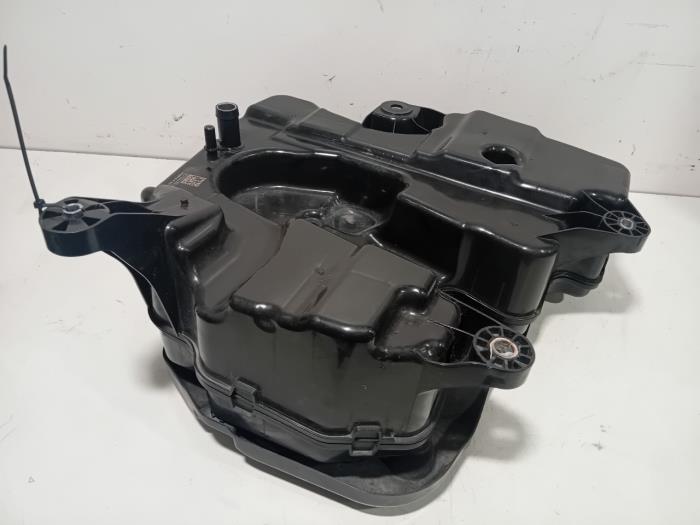Gebrauchte Adblue Tank BMW 2-Serie Preis € 250,00 Margenregelung angeboten von Van der Ven Autorecycling B.V.