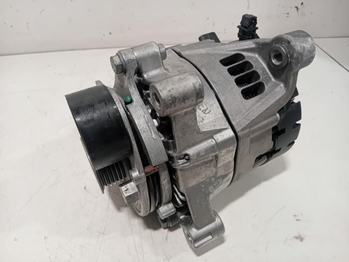 Gebrauchte Dynamo BMW 2-Serie Preis € 250,00 Margenregelung angeboten von Van der Ven Autorecycling B.V.