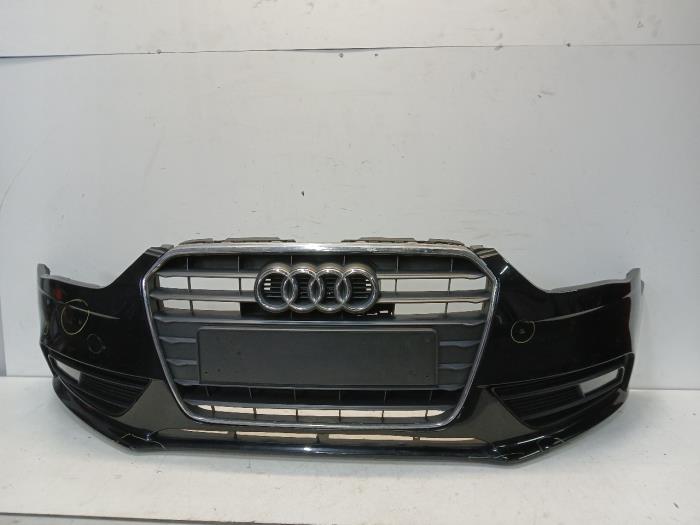 Używane Zderzak przedni Audi A4 Cena € 495,00 Procedura marży oferowane przez Van der Ven Autorecycling B.V.