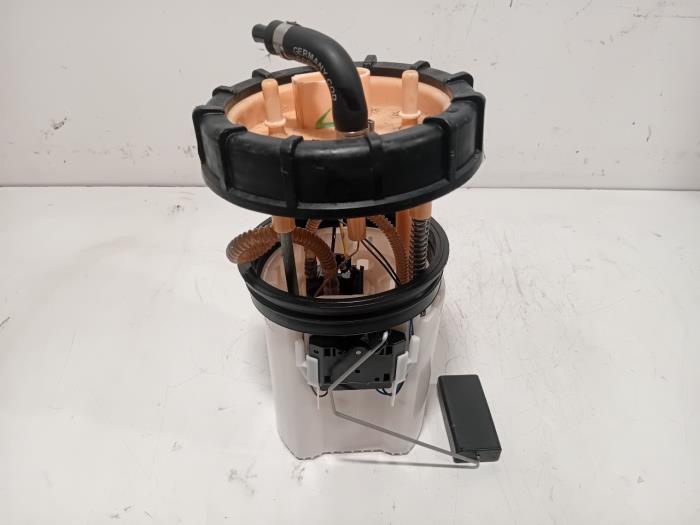 Gebrauchte Kraftstoffpumpe Mechanisch Skoda Fabia Preis € 40,00 Margenregelung angeboten von Van der Ven Autorecycling B.V.