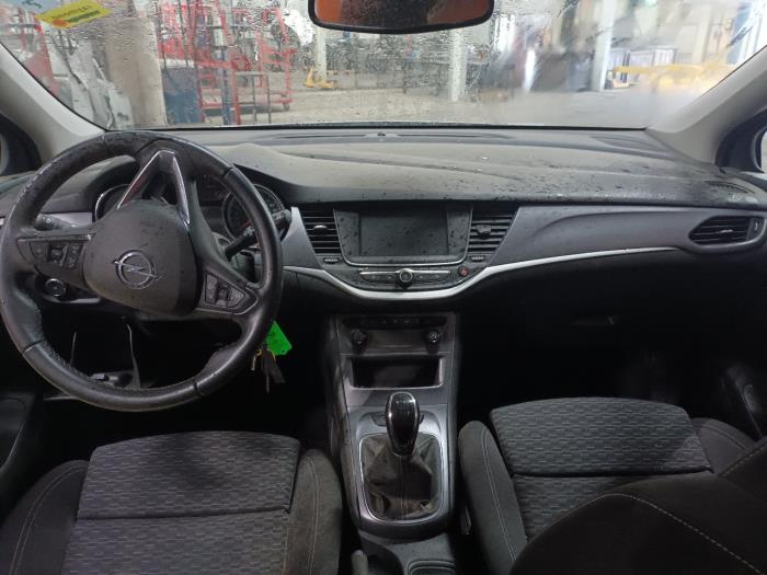 Engine management computer from a Opel Astra 2019