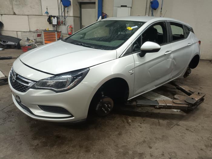 Engine management computer from a Opel Astra 2019
