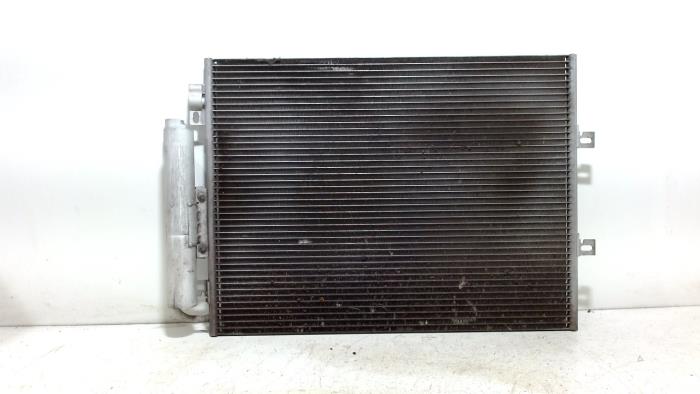 Usagé Radiateur clim Renault Twingo Prix € 80,00 Règlement à la marge proposé par Van der Ven Autorecycling B.V.