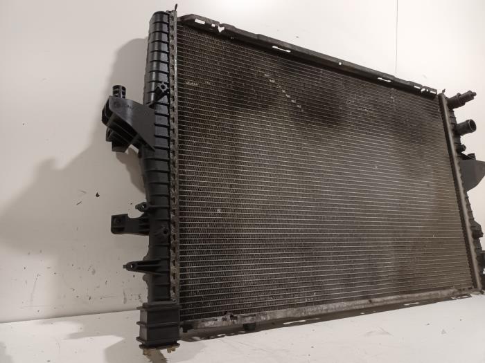 Usagé Radiateur Volkswagen Bestel Prix € 40,00 Règlement à la marge proposé par Van der Ven Autorecycling B.V.