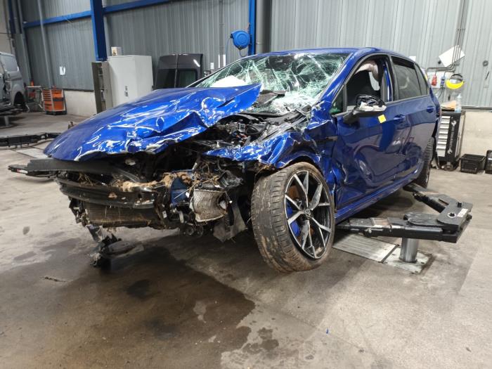 Usagé Echappement (complet) Volkswagen Golf Prix € 595,00 Règlement à la marge proposé par Van der Ven Autorecycling B.V.